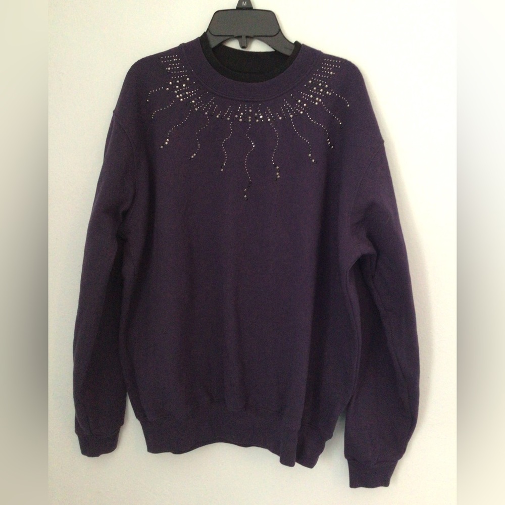 Country Store Woman’s Purple Sequined Sweatshirt. Size Large.